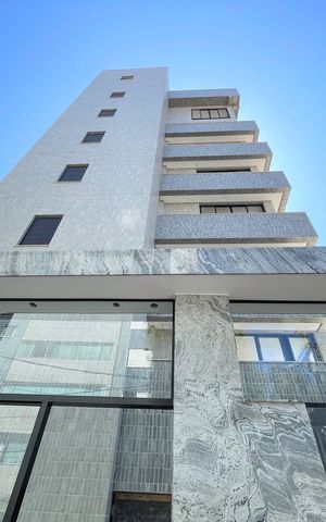 Apartamento à venda com 101m², 4 quartos e 3 vagasFachada