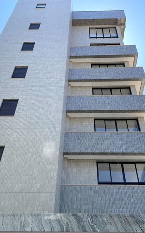 Apartamento à venda com 101m², 4 quartos e 3 vagasFachada