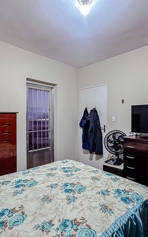 Casa à venda com 195m², 5 quartos e 2 vagasQuarto 3 (Casa 2)