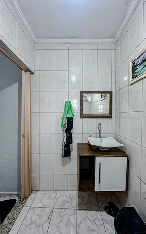 Casa à venda com 195m², 5 quartos e 2 vagasBanheiro