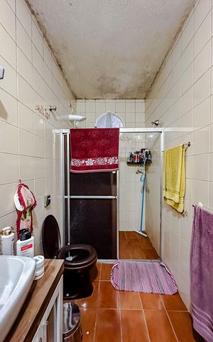 Casa à venda com 195m², 5 quartos e 2 vagasBanheiro (Casa 2)