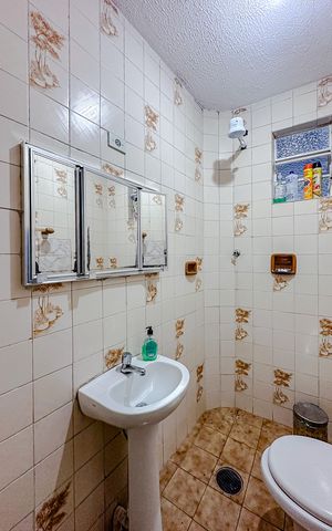 Casa à venda com 195m², 5 quartos e 2 vagasLavabo (Casa 2)