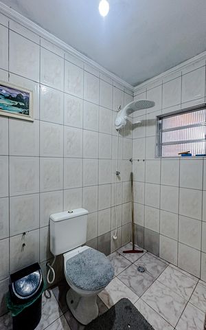 Casa à venda com 195m², 5 quartos e 2 vagasBanheiro