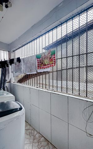 Casa à venda com 195m², 5 quartos e 2 vagasÁrea de Serviço