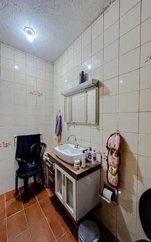 Casa à venda com 195m², 5 quartos e 2 vagasBanheiro (Casa 2)
