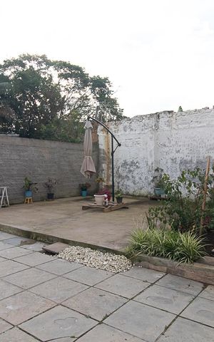 Casa à venda com 300m², 2 quartos e 2 vagasQuintal