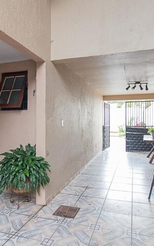 Casa à venda com 300m², 2 quartos e 2 vagasEntrada