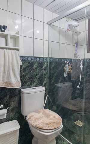 Casa à venda com 300m², 2 quartos e 2 vagasBanheiro
