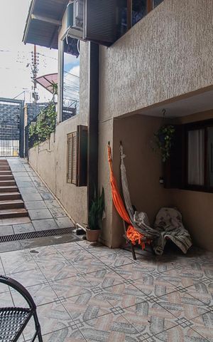 Casa à venda com 300m², 2 quartos e 2 vagasEntrada