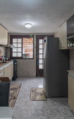 Casa à venda com 300m², 2 quartos e 2 vagasCozinha