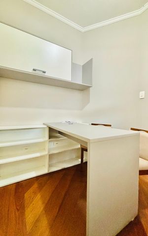 Casa de condomínio para alugar com 282m², 4 quartos e 4 vagas Casa de condomínio para alugar com 282m², 4 quartos e 4 vagasEscritório