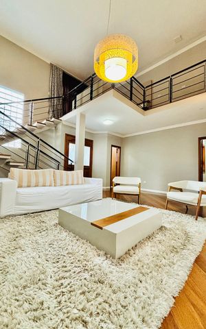 Casa de condomínio para alugar com 282m², 4 quartos e 4 vagas Casa de condomínio para alugar com 282m², 4 quartos e 4 vagasSala 1