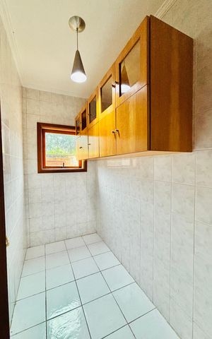 Casa de condomínio para alugar com 282m², 4 quartos e 4 vagas Casa de condomínio para alugar com 282m², 4 quartos e 4 vagasÁrea de serviço