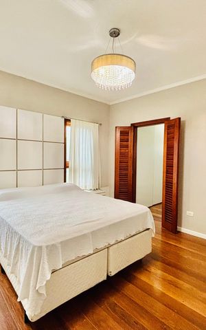 Casa de condomínio para alugar com 282m², 4 quartos e 4 vagas Casa de condomínio para alugar com 282m², 4 quartos e 4 vagasSuíte 2