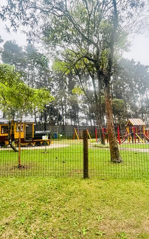 Casa de condomínio para alugar com 282m², 4 quartos e 4 vagas Casa de condomínio para alugar com 282m², 4 quartos e 4 vagasÁrea comum - Playground