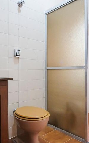 Casa à venda com 506m², 3 quartos e 4 vagasBanheiro da suíte 1
