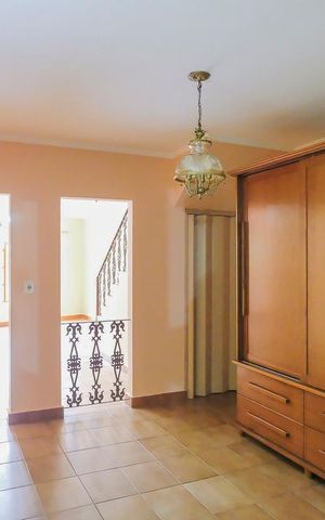 Casa à venda com 506m², 3 quartos e 4 vagasSala