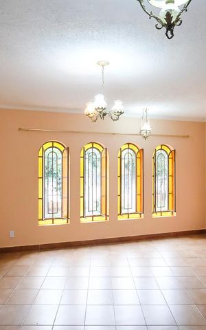 Casa à venda com 506m², 3 quartos e 4 vagasSala
