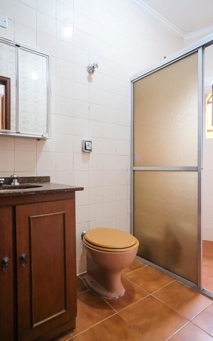 Casa à venda com 506m², 3 quartos e 4 vagasBanheiro da suíte 1