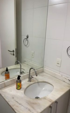 Apartamento à venda com 64m², 2 quartos e 1 vaga Apartamento à venda com 64m², 2 quartos e 1 vagaBanheiro