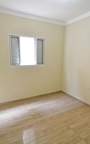 Casa para alugar com 80m², 2 quartos e 2 vagasQuarto 1