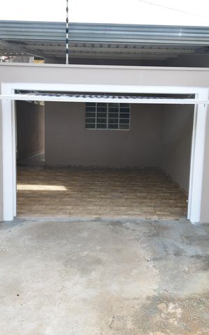 Casa para alugar com 80m², 2 quartos e 2 vagasFachada