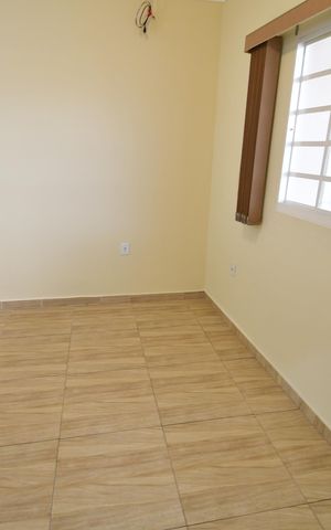 Casa para alugar com 80m², 2 quartos e 2 vagasSala