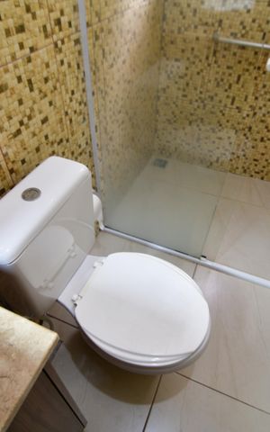 Casa para alugar com 80m², 2 quartos e 2 vagasBanheiro
