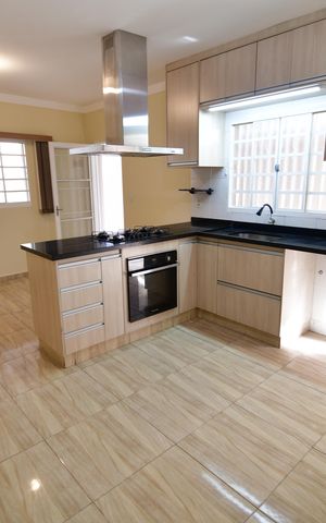 Casa para alugar com 80m², 2 quartos e 2 vagasCozinha
