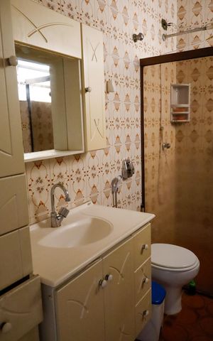 Casa à venda com 117m², 2 quartos e 1 vaga Casa à venda com 117m², 2 quartos e 1 vagaBanheiro