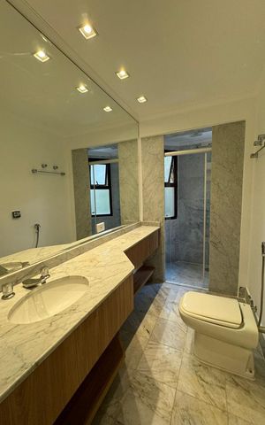 Apartamento para alugar com 267m², 4 quartos e 4 vagas