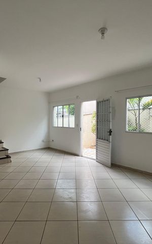 Casa de condomínio para alugar com 80m², 2 quartos e 1 vaga Casa de condomínio para alugar com 80m², 2 quartos e 1 vagaSala