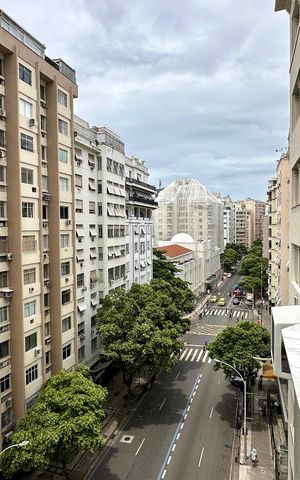 Apartamento à venda com 180m², 4 quartos e 1 vaga Apartamento à venda com 180m², 4 quartos e 1 vagaSala