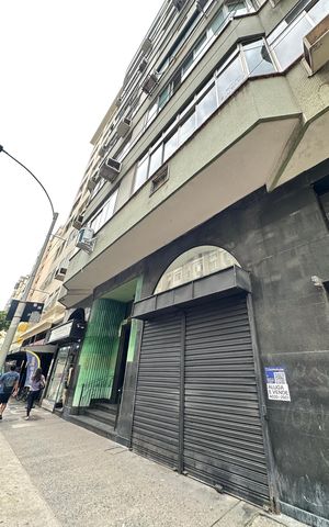 Apartamento à venda com 180m², 4 quartos e 1 vaga Apartamento à venda com 180m², 4 quartos e 1 vagaFachada