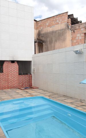 Casa para alugar com 450m², 4 quartos e 5 vagasPiscina