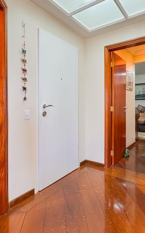 Apartamento à venda com 202m², 3 quartos e 4 vagas Apartamento à venda com 202m², 3 quartos e 4 vagasCorredor