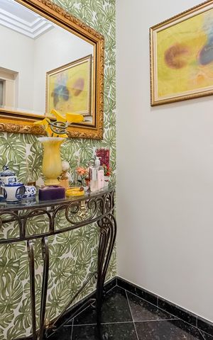 Apartamento à venda com 202m², 3 quartos e 4 vagas Apartamento à venda com 202m², 3 quartos e 4 vagasHall Privativo