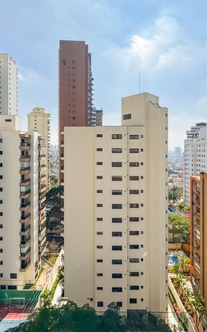 Apartamento à venda com 202m², 3 quartos e 4 vagas Apartamento à venda com 202m², 3 quartos e 4 vagasVista da Varanda da Suíte 3