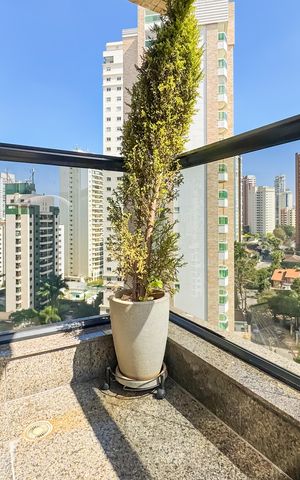 Apartamento à venda com 202m², 3 quartos e 4 vagas Apartamento à venda com 202m², 3 quartos e 4 vagasVaranda da Suíte 3