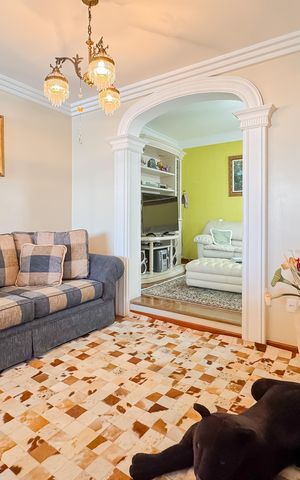 Apartamento à venda com 202m², 3 quartos e 4 vagas Apartamento à venda com 202m², 3 quartos e 4 vagasSala