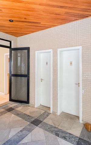 Apartamento à venda com 202m², 3 quartos e 4 vagas Apartamento à venda com 202m², 3 quartos e 4 vagasÁrea comum - Salão de festas