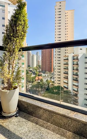 Apartamento à venda com 202m², 3 quartos e 4 vagas Apartamento à venda com 202m², 3 quartos e 4 vagasVaranda da Suíte 3