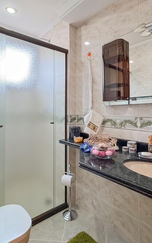 Apartamento à venda com 202m², 3 quartos e 4 vagas Apartamento à venda com 202m², 3 quartos e 4 vagasBanheiro da Suíte 2