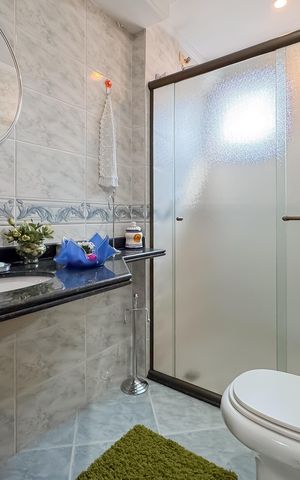 Apartamento à venda com 202m², 3 quartos e 4 vagas Apartamento à venda com 202m², 3 quartos e 4 vagasBanheiro Social