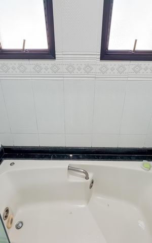 Apartamento à venda com 202m², 3 quartos e 4 vagas Apartamento à venda com 202m², 3 quartos e 4 vagasBanheiro da Suíte 3