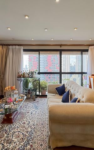 Apartamento à venda com 202m², 3 quartos e 4 vagas Apartamento à venda com 202m², 3 quartos e 4 vagasSala