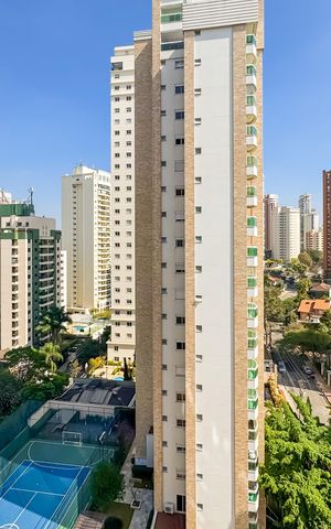 Apartamento à venda com 202m², 3 quartos e 4 vagas Apartamento à venda com 202m², 3 quartos e 4 vagasVista da Varanda da Suíte 3