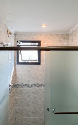Apartamento à venda com 202m², 3 quartos e 4 vagas Apartamento à venda com 202m², 3 quartos e 4 vagasBanheiro Social