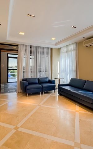 Apartamento à venda com 202m², 3 quartos e 4 vagas Apartamento à venda com 202m², 3 quartos e 4 vagasÁrea comum - Salão de festas