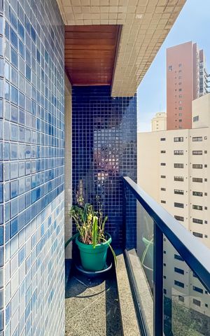Apartamento à venda com 202m², 3 quartos e 4 vagas Apartamento à venda com 202m², 3 quartos e 4 vagasVaranda da Sala